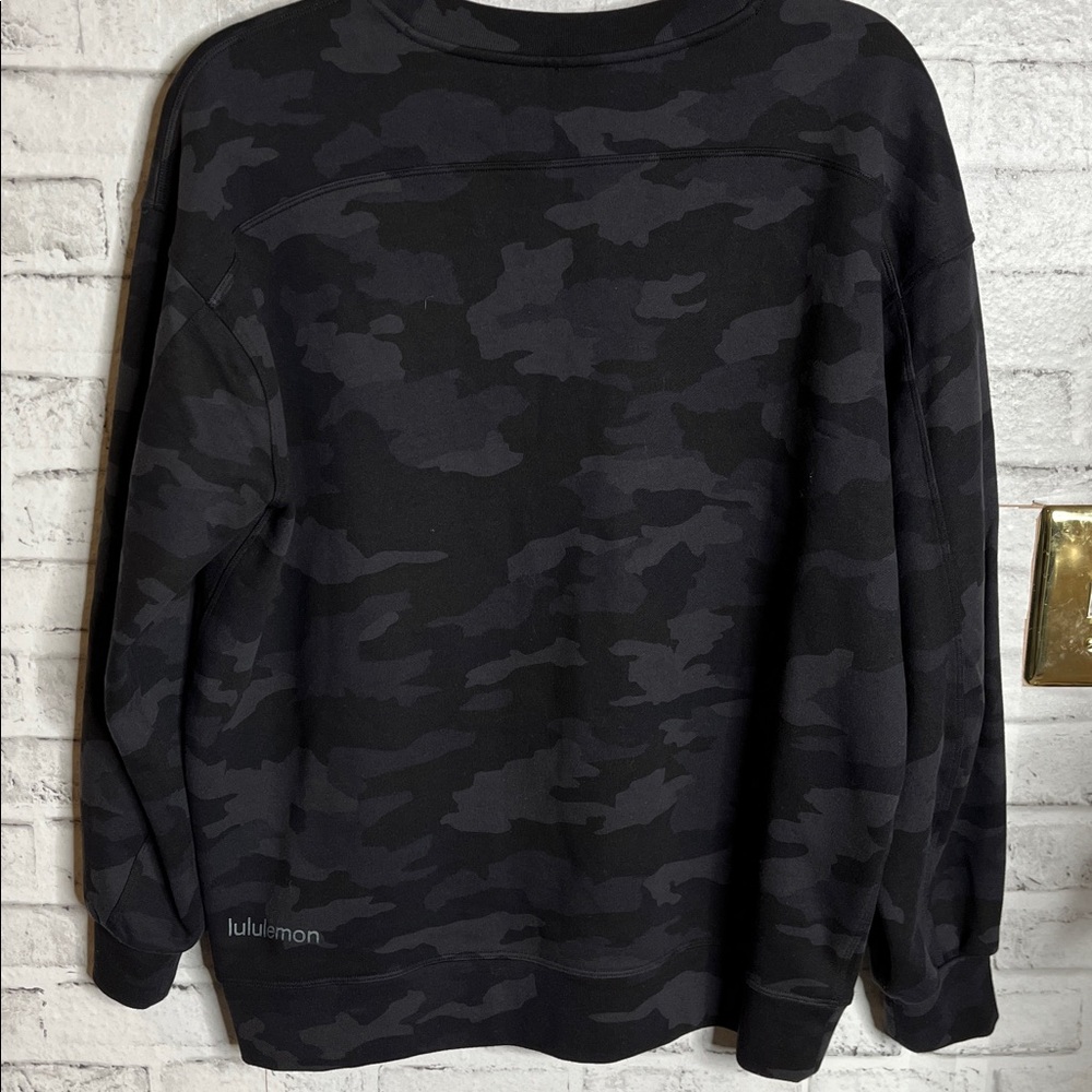 Lululemon Perfectly Oversized Crew sweatshirt camo - Picture 5 of 6
